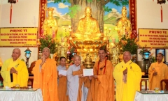 Ban Trị sự Phật giáo Thành phố Biên Hòa cúng dường 12 trường hạ và điểm an cư